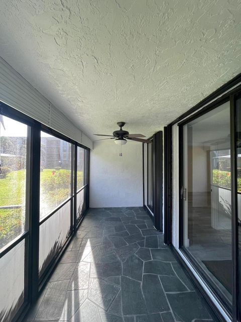 Building Photo - 555 Banyan Tree Ln