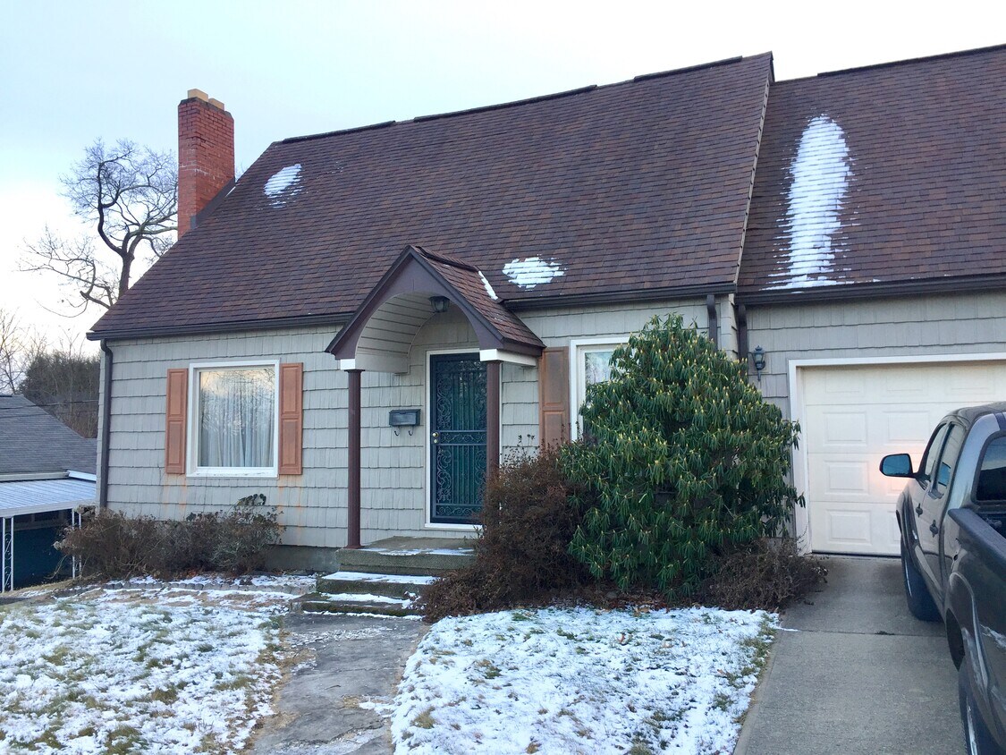 Foto principal - 408 E Prince St