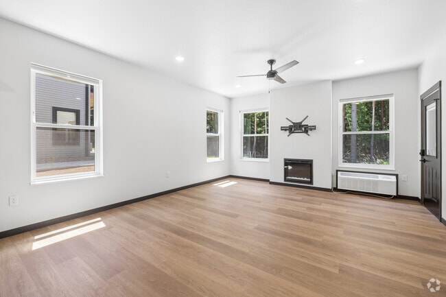 1BR, 1BA - 805SF - Living Room - Bartlett Crossing II