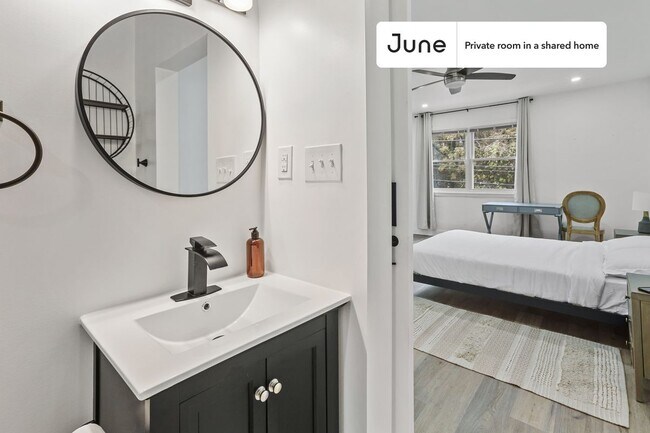 Foto del edificio - Room in Shared 5 bed/3.5 bath home in Upper Central NE