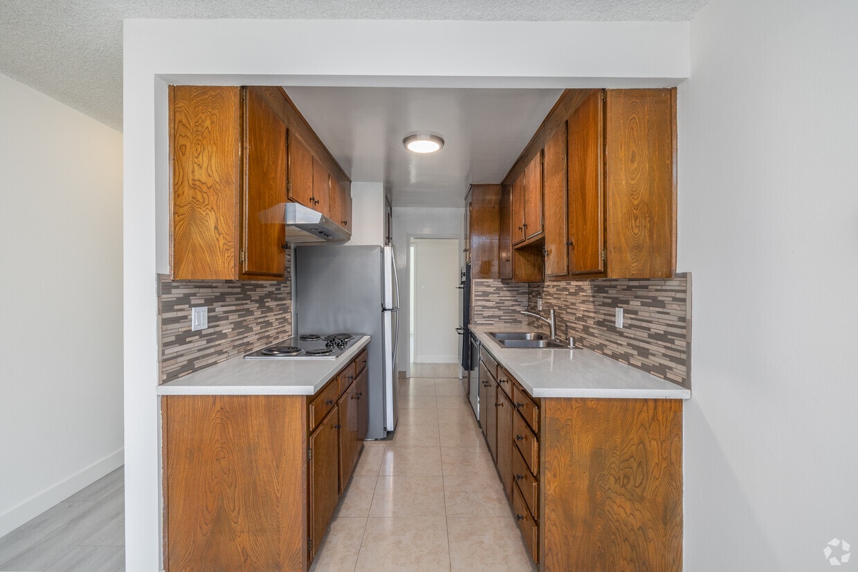 Primary Photo - 309 S Doheny Dr