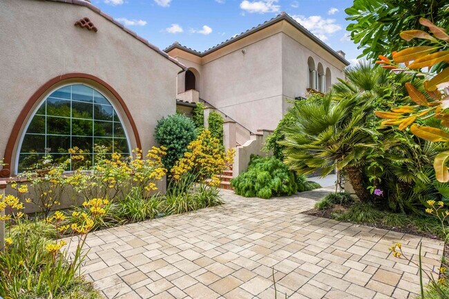Building Photo - 1679 Buena Vista Way
