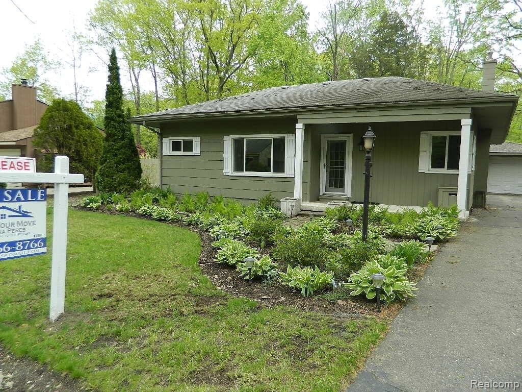 Primary Photo - 3765 Woodview Ave