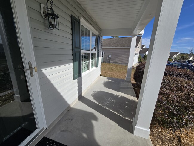 Building Photo - 333 Rose Bud Ln