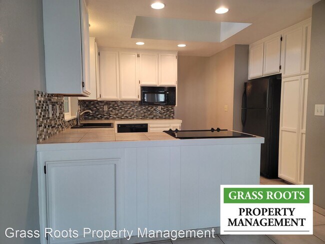 Building Photo - 3 br, 2 bath House - 12781 Roadrunner Drive