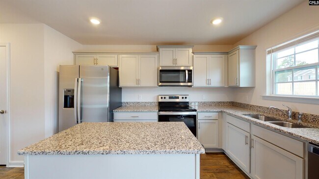 Building Photo - 136 Rushton Dr