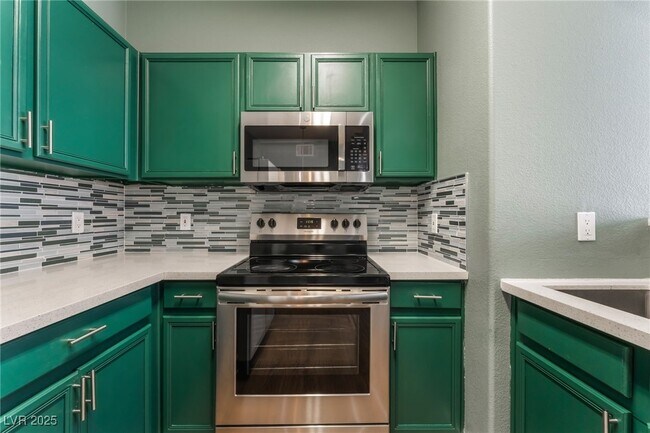 Foto del edificio - 2131 Hussium Hills St