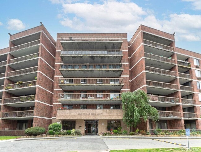 Building Photo - 1374 Midland Ave