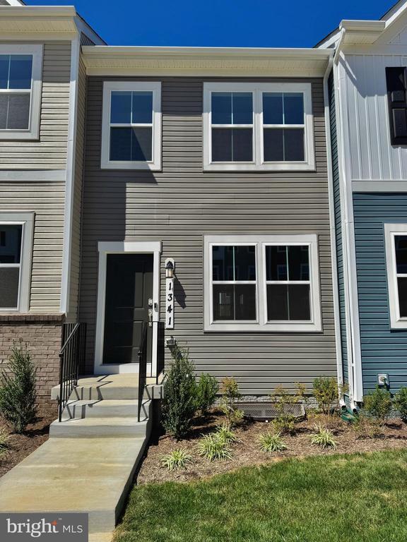 Foto principal - 1341 Cedar Vly Rd