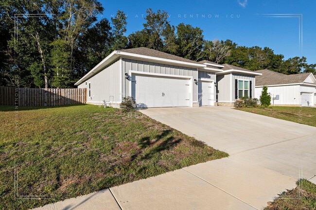Foto del edificio - Charming Gold Fortified Home in Live Oak E...