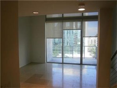 Building Photo - 1060 Brickell Ave