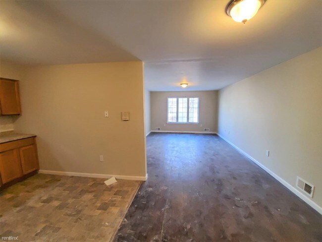 Building Photo - 6 br, 3 bath  - 41 Blum St Apt 1