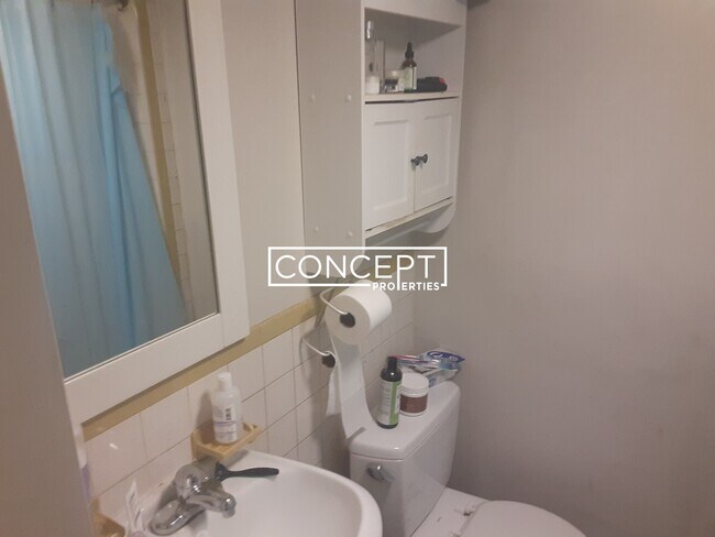 Building Photo - 42 Lomasney Wy