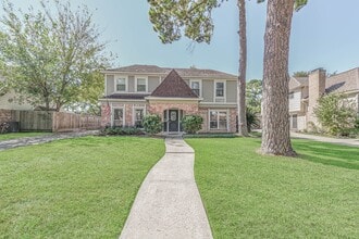 Building Photo - 11307 Canyon Trail Dr