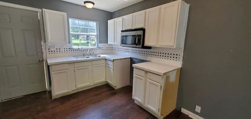 Foto principal - 223 N Elm St