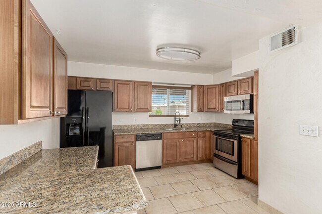 Foto del edificio - 3823 W Lawrence Rd