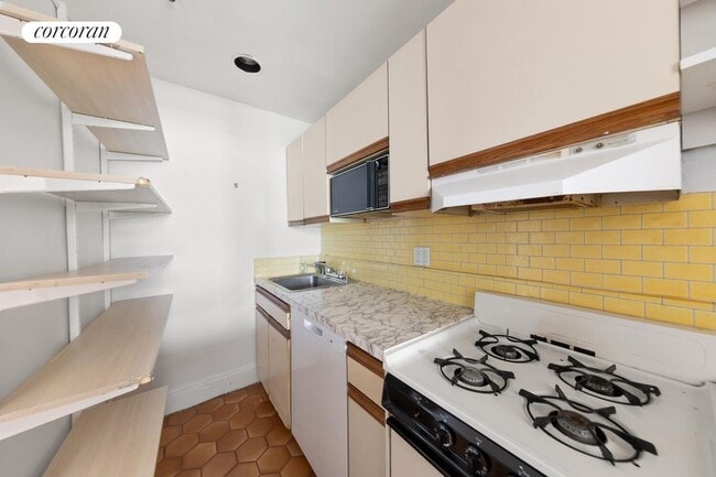 Building Photo - 4 W 90th St