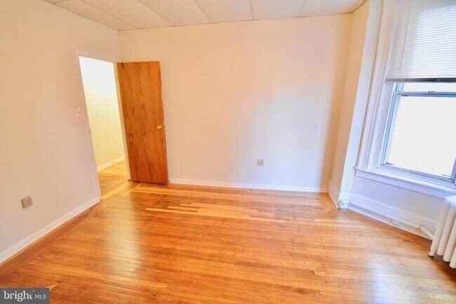 Building Photo - 5231 Laurens St