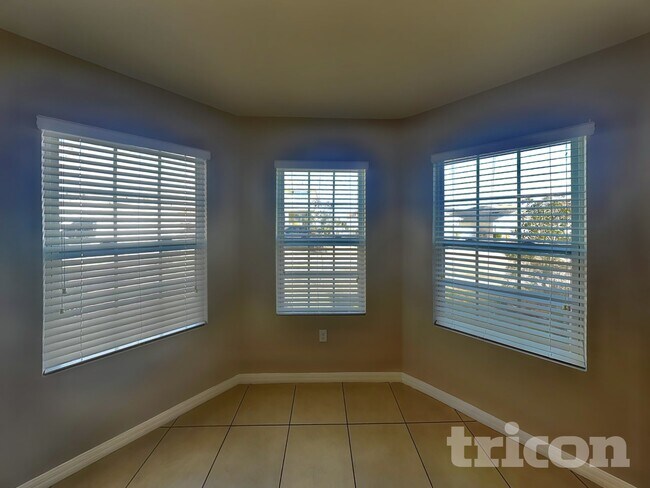 Foto del edificio - 244 Hamlet Rd