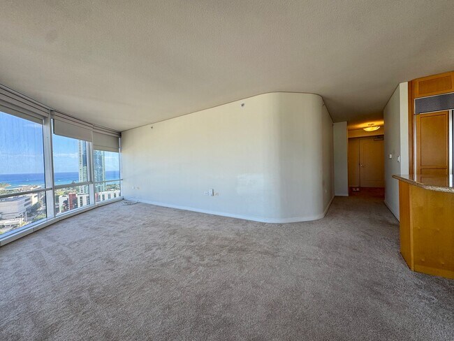 Foto del edificio - Moana Pacific East Tower 3/2/2 - AVAILABLE May 21, 2026
