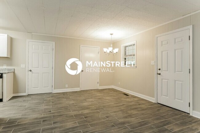 Foto del edificio - 4 Bedroom Pet-Friendly Home in PELHAM, AL ...