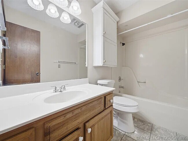 Foto del edificio - 6738 S 78th East Ave