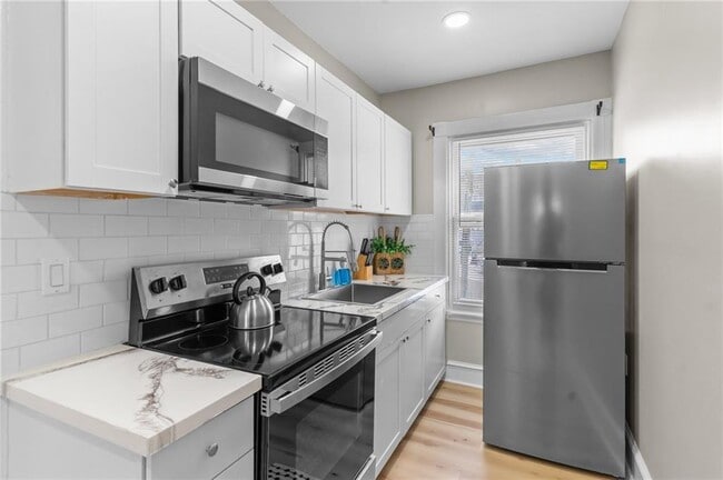 Building Photo - 1413 Broad St