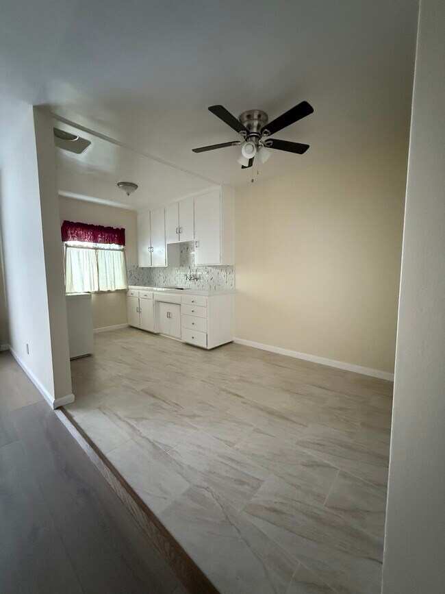 Foto del edificio - 145 Normandie Ave