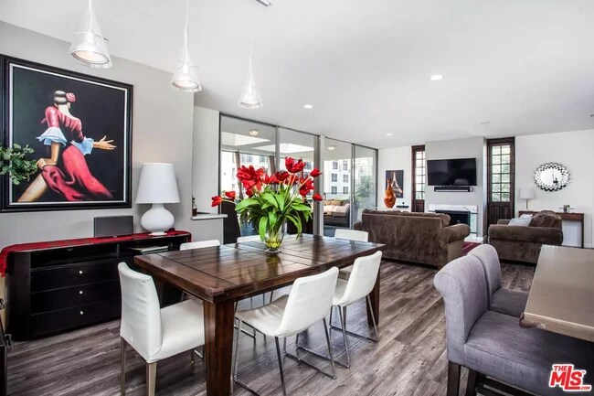 Foto del edificio - 11902 Gorham Ave