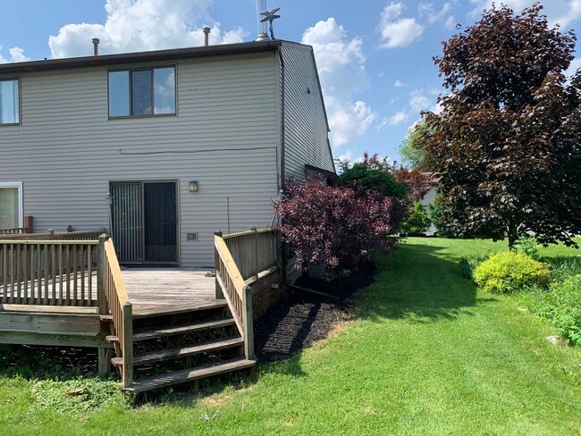 Building Photo - 8491 Bubbling Springs Dr