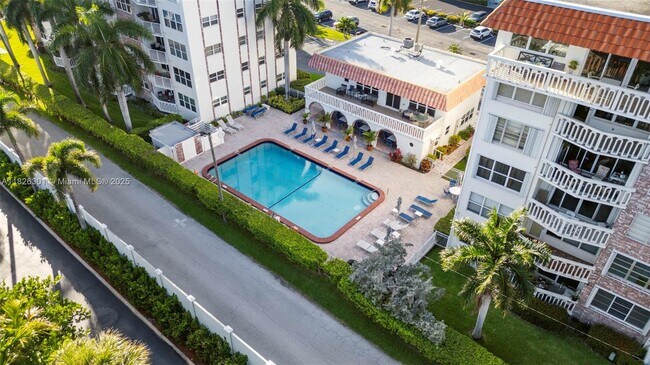 Foto del edificio - 3199 S Ocean Dr