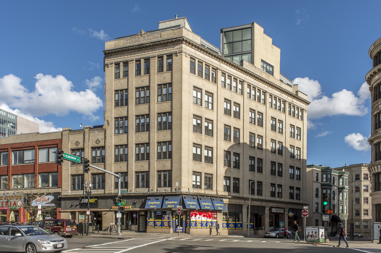 Building Photo - 1126 Boylston St