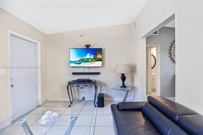 Foto del edificio - 2165 NW 23rd St