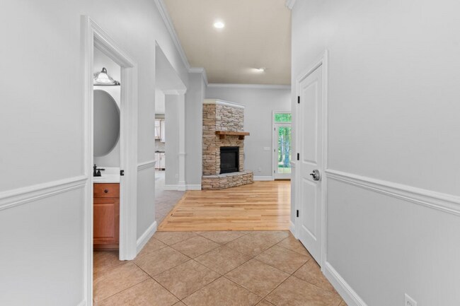 Building Photo - 4150 N Castle Oak Blvd