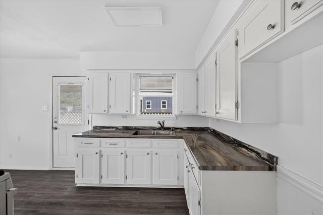 Building Photo - 208 D St