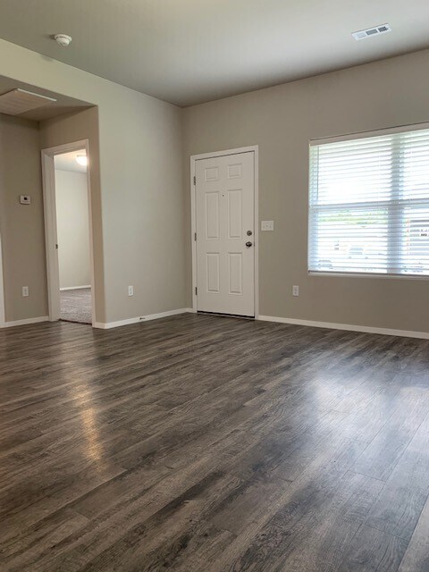 Foto del edificio - 5002 W Claxton Cir