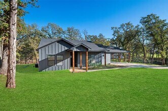 Building Photo - 246 Karen Dr