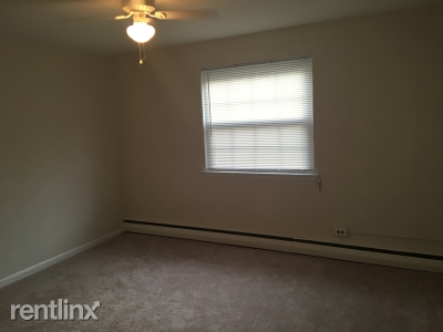 Building Photo - 1240 Roosevelt Dr