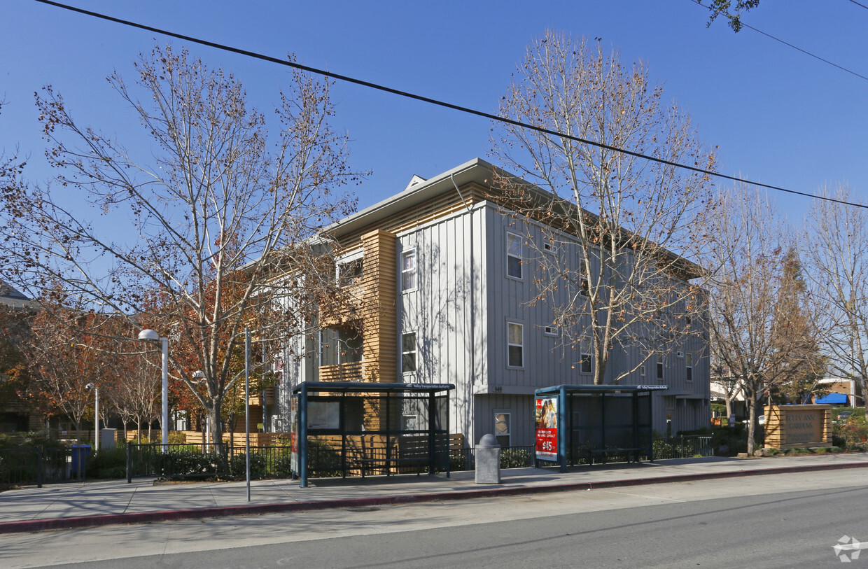 Building Photo - Betty Ann Gardens