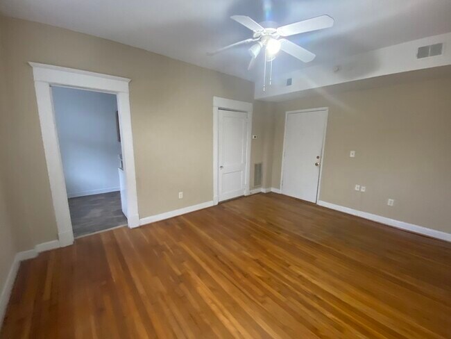 Foto del edificio - 705 Piedmont Ave NE