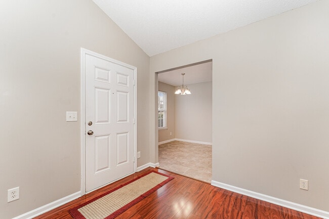 Building Photo - 302 Apple Ridge Rd