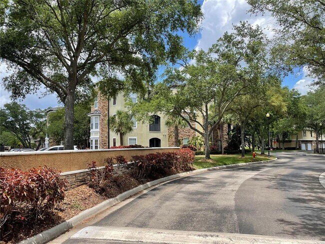 Foto del edificio - 9916 Courtney Palms Blvd