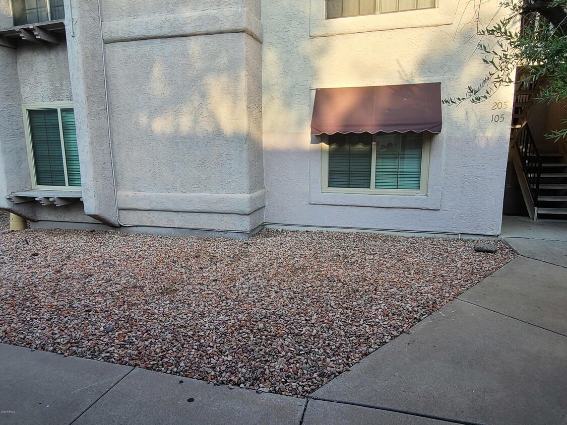 Primary Photo - 1077 W 1st St