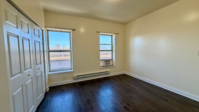 Foto del edificio - 3311 Kensington Ave