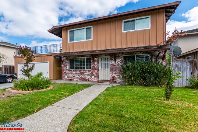 Building Photo - 843 Maryann Dr
