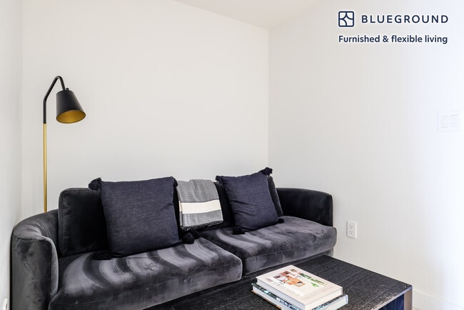 Building Photo - 399 Congress St