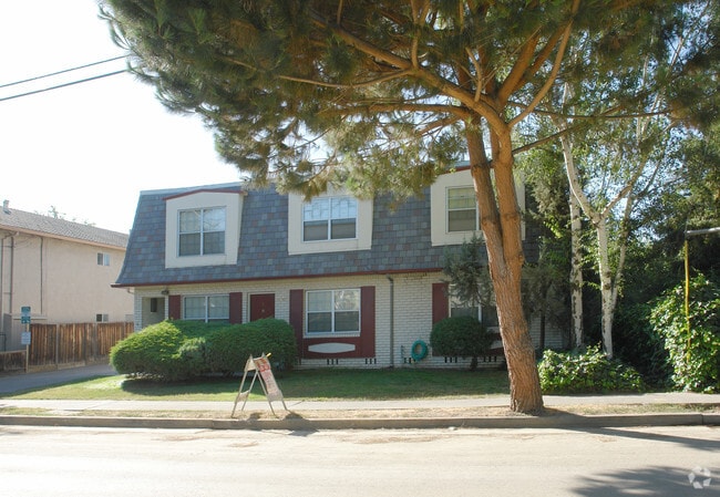 Building Photo - 1180 BRACE Ave