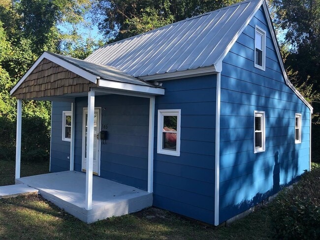 Building Photo - 145 Riverview Ave