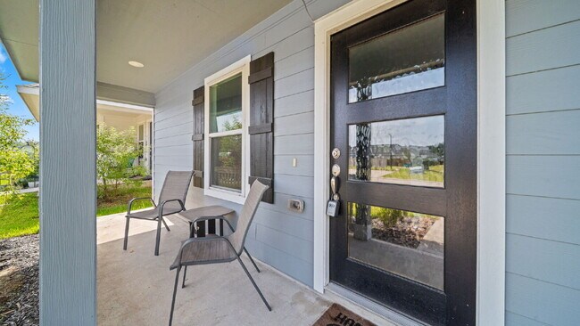 Foto del edificio - Welcome home to this charming 2-bedroom, 1-bath home in the growing Marie Village community of Co...