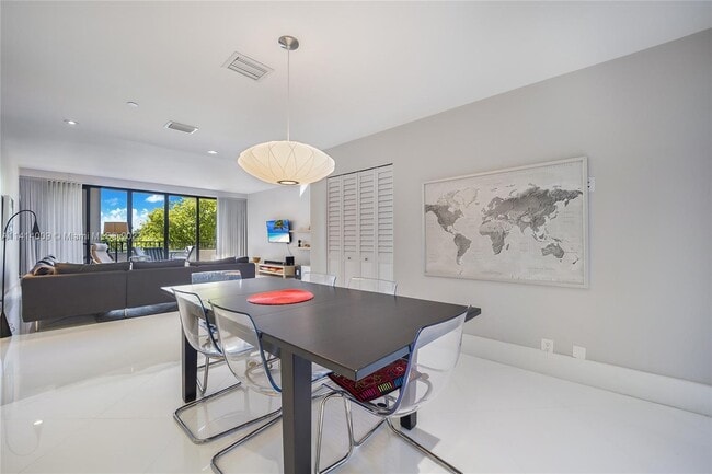 Building Photo - 151 Crandon Blvd